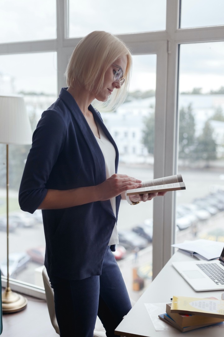 На женщину повесили чужие алименты