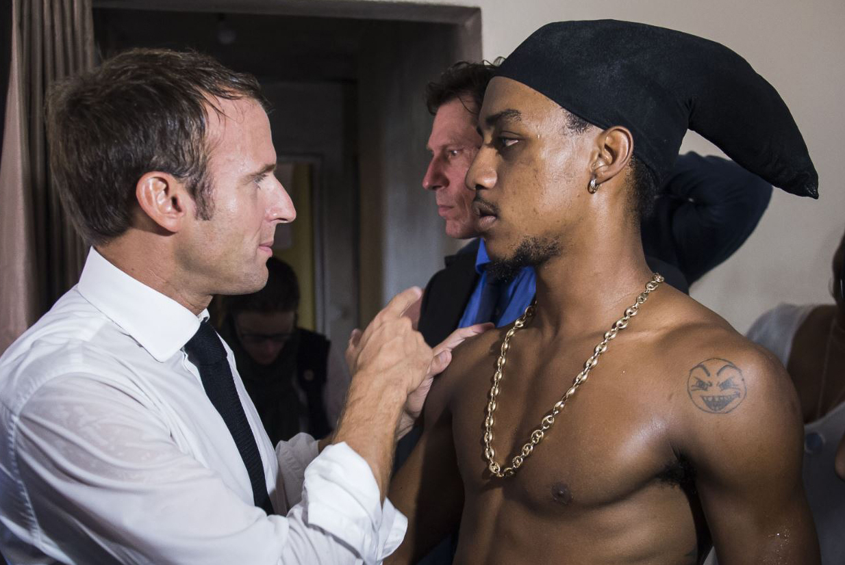 Макрон решил проблему в своей стране забастовок.