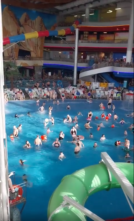 Наша поездка в аквапарк Мореон. Как я провела праздник 8 марта💐🌷🌹🌸🌺