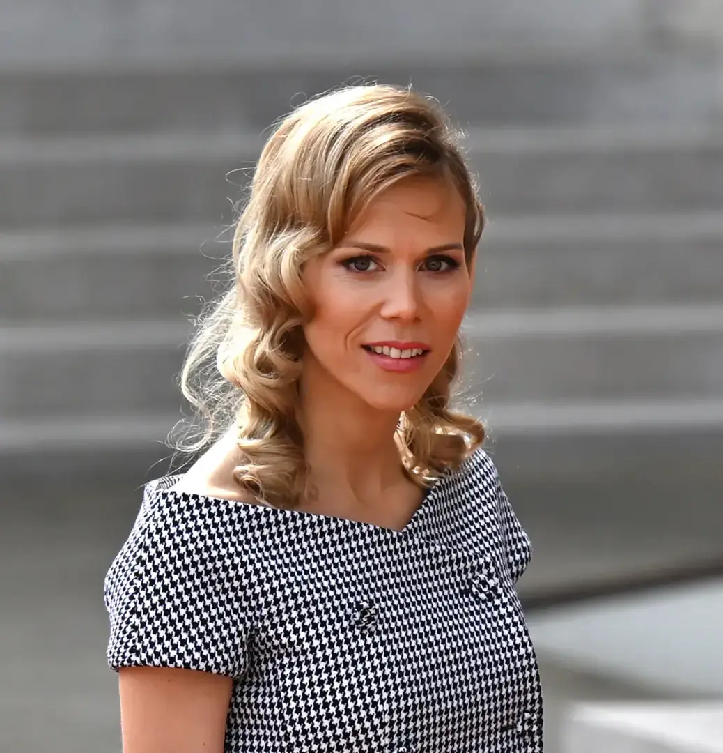 Президент Франции Эммануэль Макрон, 47 лет, впервые ответил на заявления о том, что его 70-летняя жена родилась мужчиной