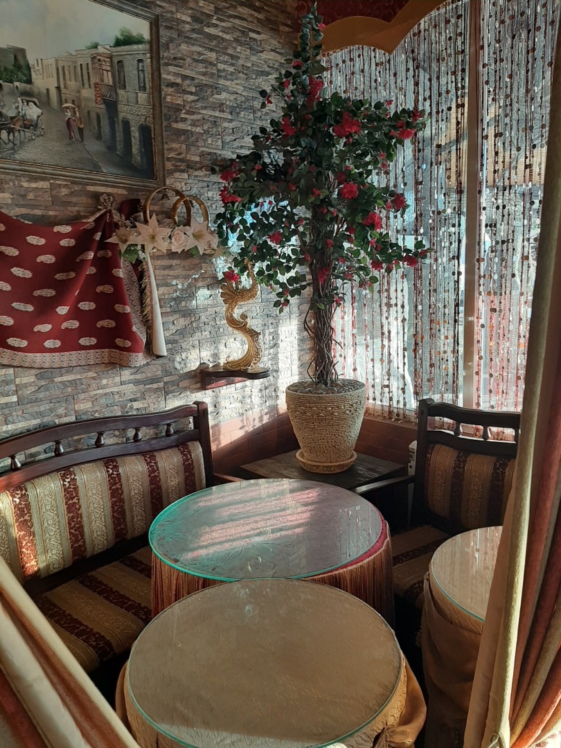 Мое празднование восьмого марта: экскурсия в фотографиях по красивому кафе и прилегающей территории. Личные впечатления от посещения такой красоты