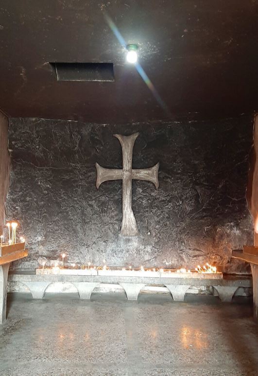 Третья святыня мира - монастырь Острог Василия Острожского (Черногория). Наши впечатления от посещения прекрасного места.