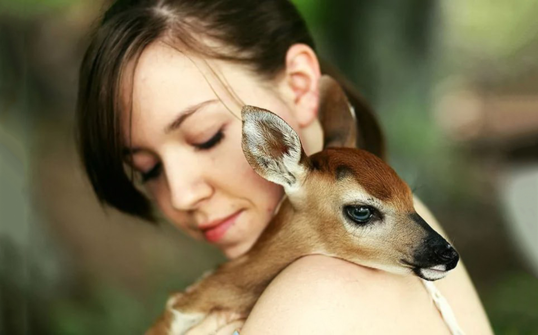 Имеет ли любовь свой собственный свет? И какой???