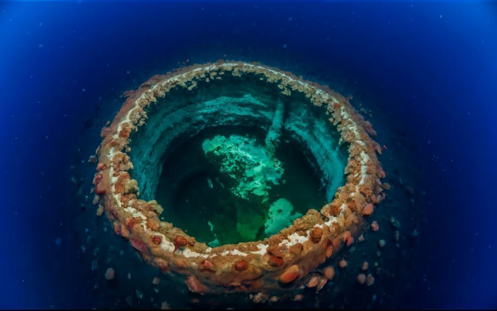 Марианская впадина: Глубочайшая точка на планете