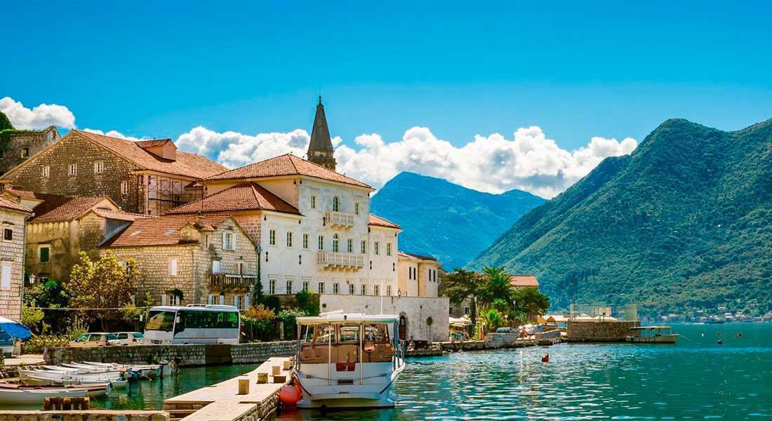 Бар - самый не туристический город на побережье Черногории. Что увидели и как провели время.