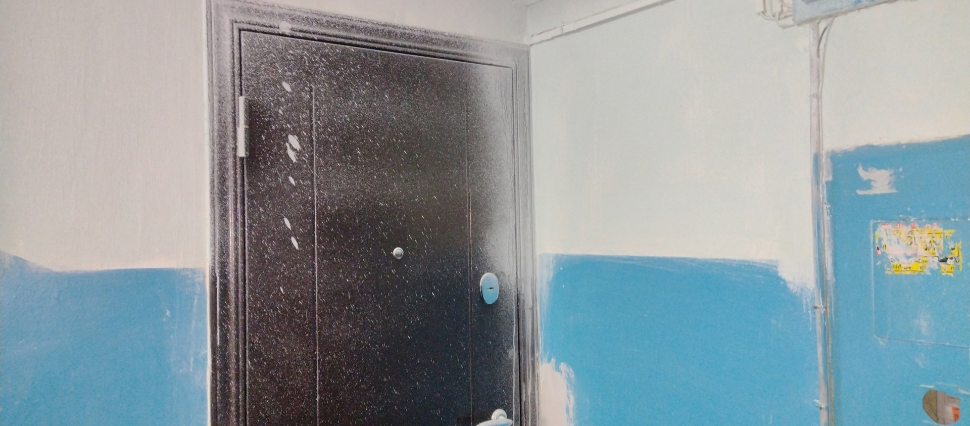 Мне испортили всю дверь