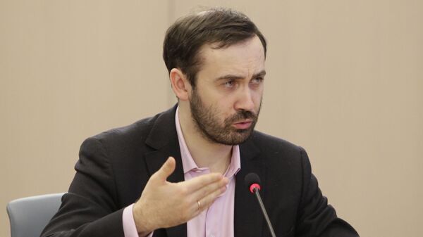 Уголовное дело об участии в террористическом сообществе завели на члена признанного нежелательным "Съезда народных депутатов" Сергея Антонова,