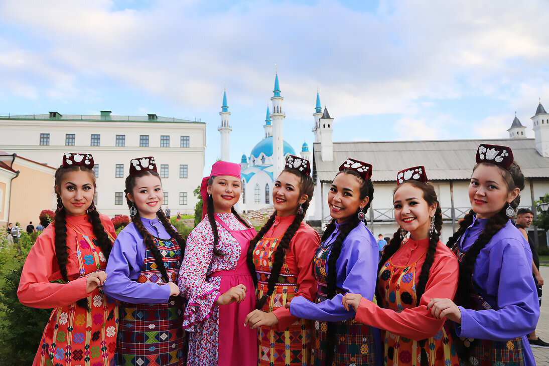 Какие национальности преобладают в России?