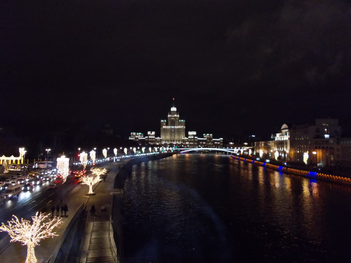 Наша прогулка по парку «Зарядье». Парящий мост над Москвой-рекой. Очень атмосферное место!