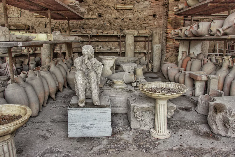 Помпеи — город, где остановилось время.