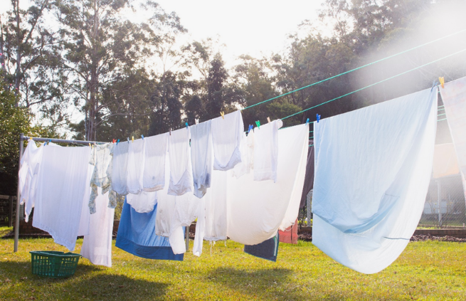 Как часто стирать и чистить спальные принадлежности?