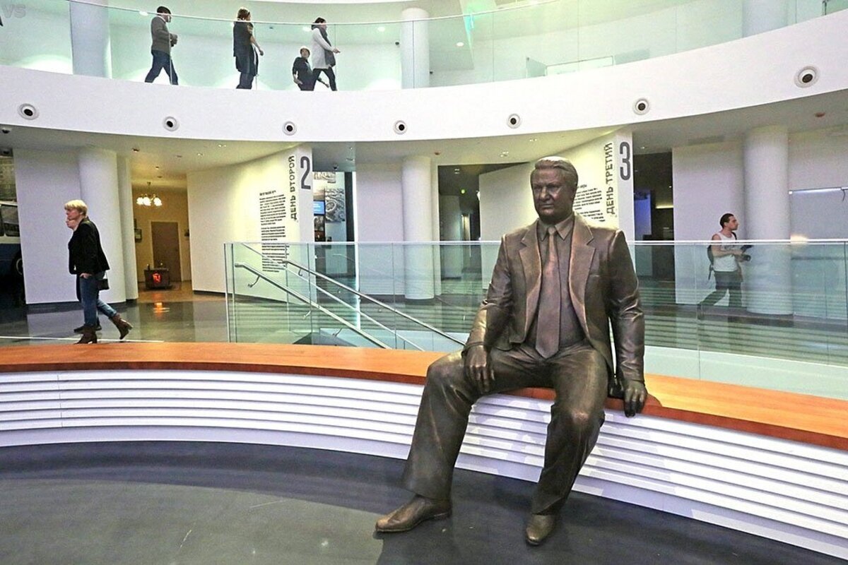 Моя экскурсия по Ельцин-центру: последний оплот свободы и демократии или рассадник либерализма? Краткий обзор музея.