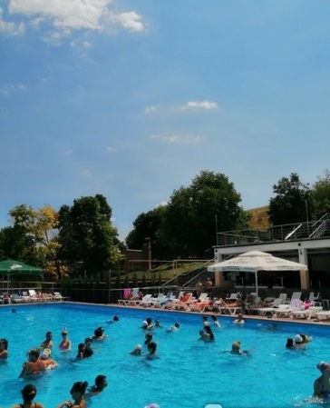 В преддверии летнего сезона. Обзор открытых бассейнов Саратова.
