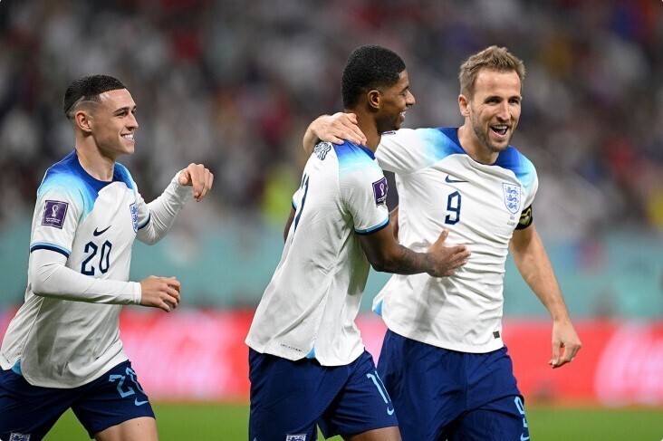 Второй тур Чемпионата мира по футболу полон захватывающих матчей, среди которых особенное внимание привлекает игра между Англией и США.