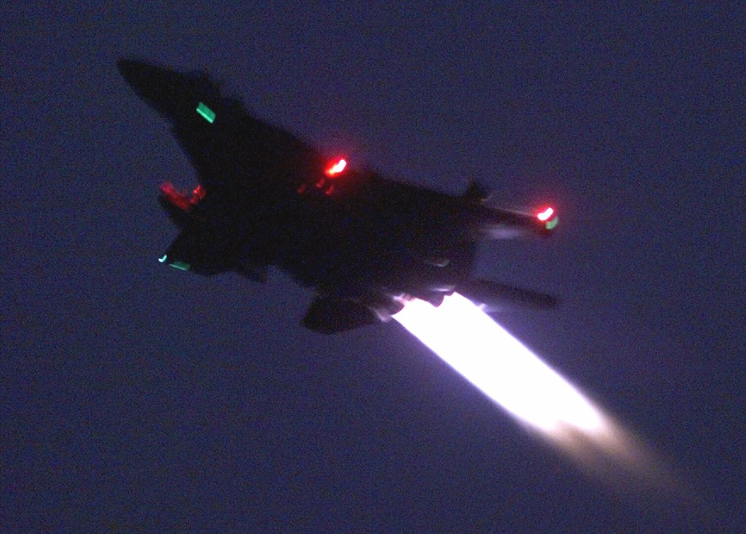 «Демонстрация права силы»: дипломаты и политики — о бомбардировках Югославии силами НАТО 25 лет назад