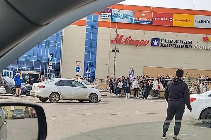 Волгограде экстренно эвакуировали ТРК «Мармелад»