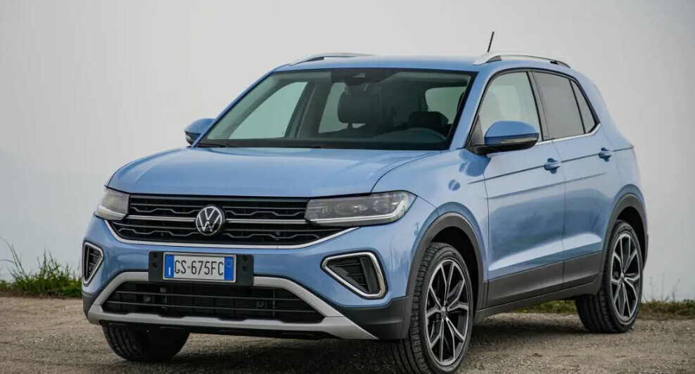 Volkswagen T-Cross получил обновление, первое знакомство с немецким внедорожником