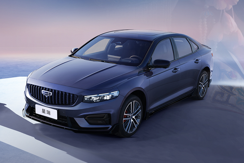 Geely представила новые версии Geely Preface в качестве альтернативы Toyota Camry за 18 тысяч долларов с расходом топлива 6,7 литра на 100 километров.