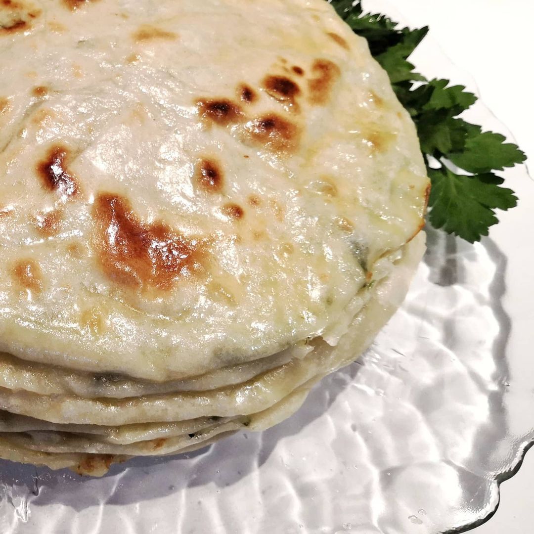 Быстрые, вкусные и сытные лепёшки своими руками. С чаем, на обед - сочетаются со всем.