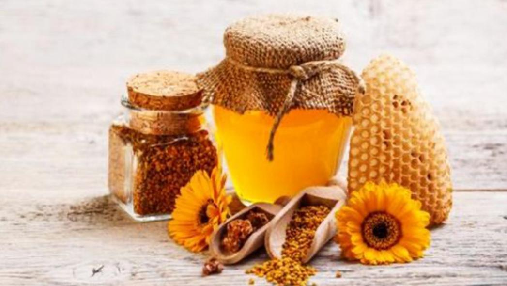 Сочетание мёда и прополиса способствует быстрому заживлению ран.