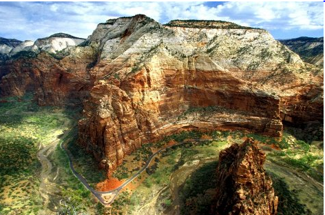 "Магия разноцветных дюн: Откройте сказочный мир в парке Лассен, США"