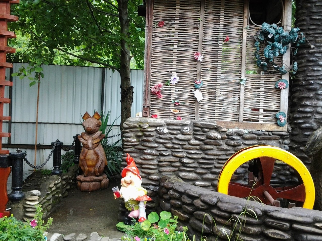 Мой летний отдых в поселке Лазаревское: мы обязательно еще вернемся в эту почти домашнюю атмосферу