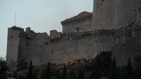 По-итальянски citta – город, а точнее, старая его часть. А как по-итальянски будет «маленький город, кремль»?