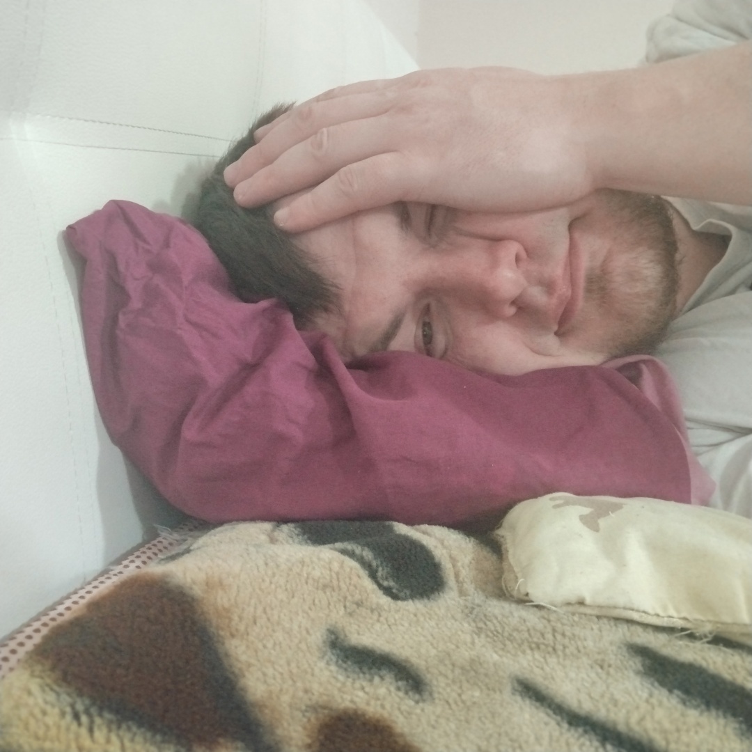 "Ощущал себя человеком, оказавшимся в бочке с помоями": как в Москве работал на удаленной работе и переболел Covid-19