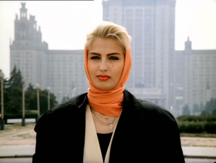 Красивая блондинка из фильма «Настя». Очень красивая, яркая и немного даже харизматичная. Очень харизматичная.