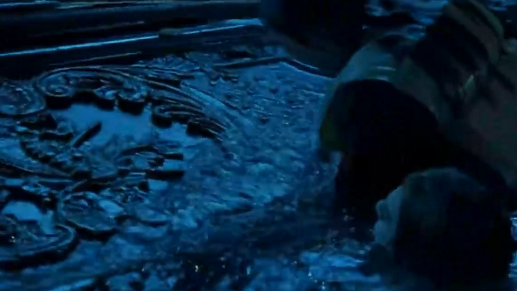 Дверь с фильма была продана с аукциона