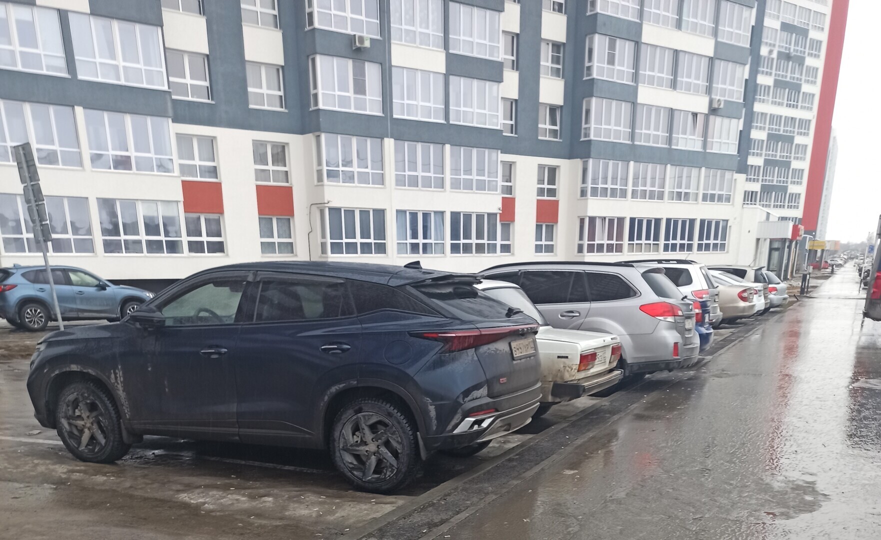 Автобусы, забитые людьми. Зачем над нами издеваются?