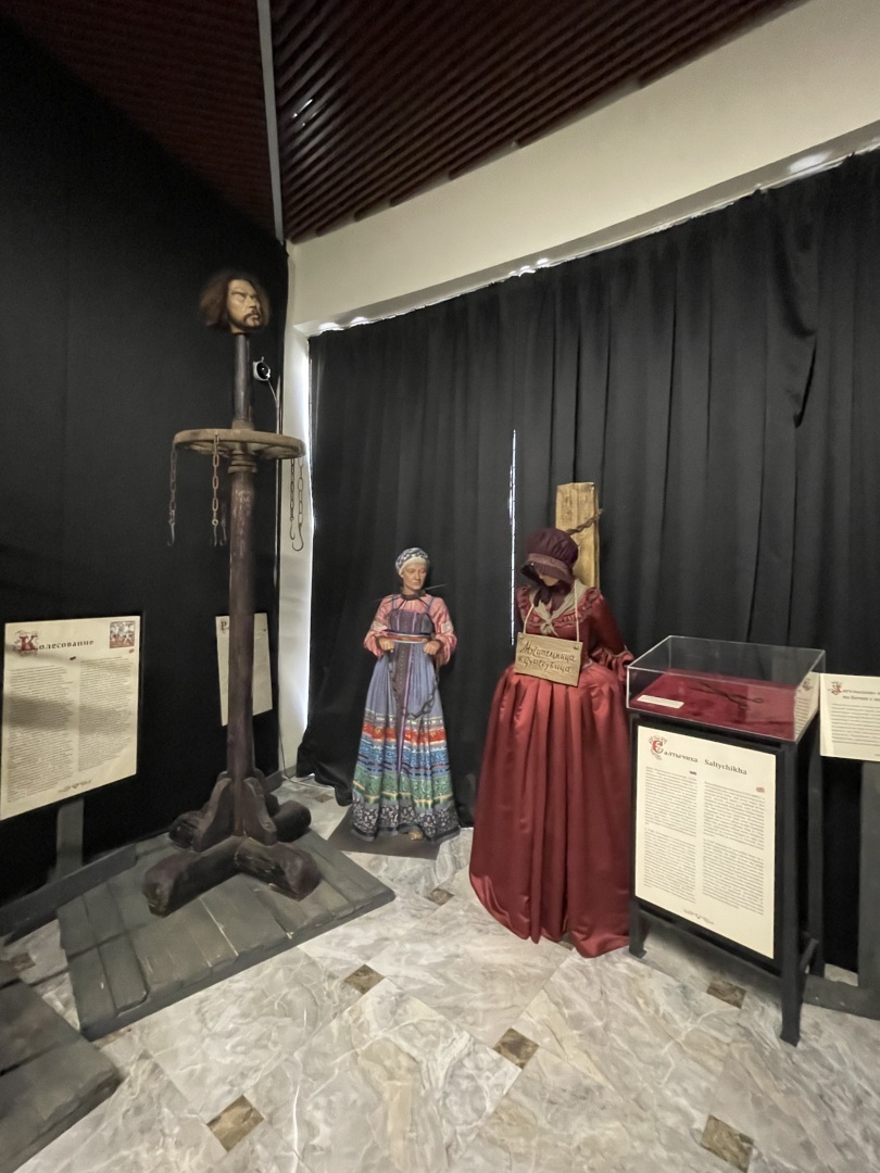 Многие желают возвращения смертной казни, а если бы ее заменили пытками?