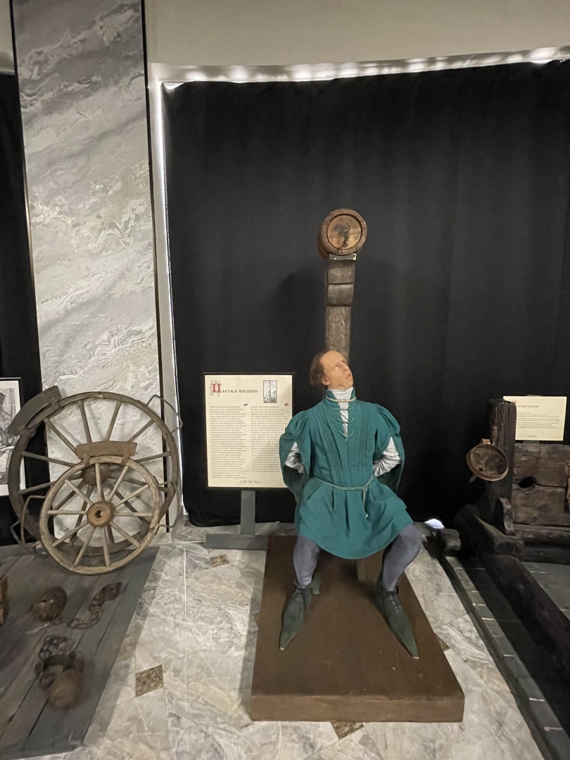 Многие желают возвращения смертной казни, а если бы ее заменили пытками?