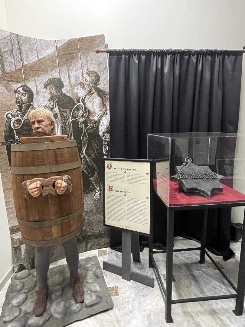 Многие желают возвращения смертной казни, а если бы ее заменили пытками?