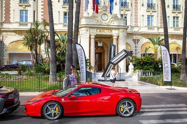 «Девушек очень много» Звезды и модели развлекают миллиардеров на яхтах. Как устроена эта индустрия элитного досуга?