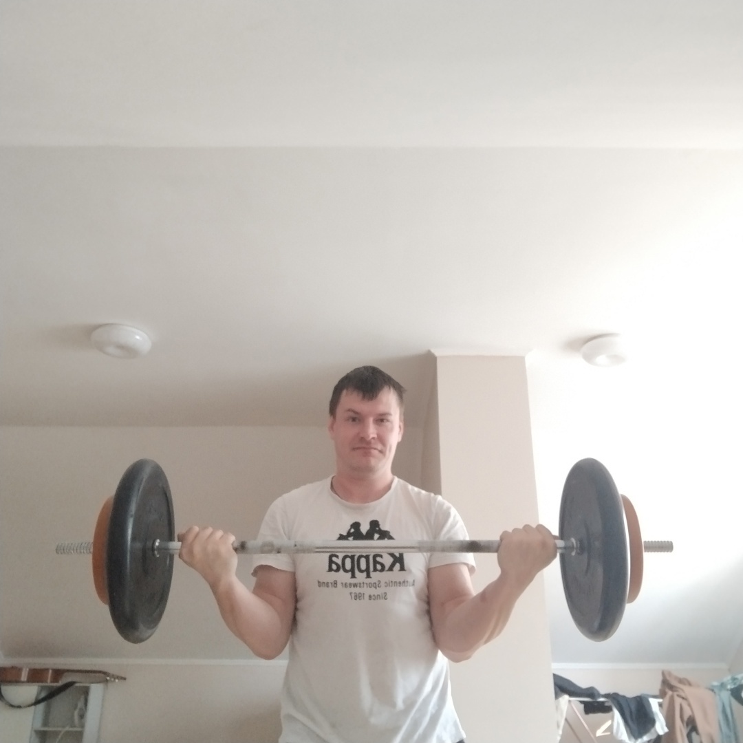 Как я с сербами превратил квартиру в Чертаново в подвальную качалку