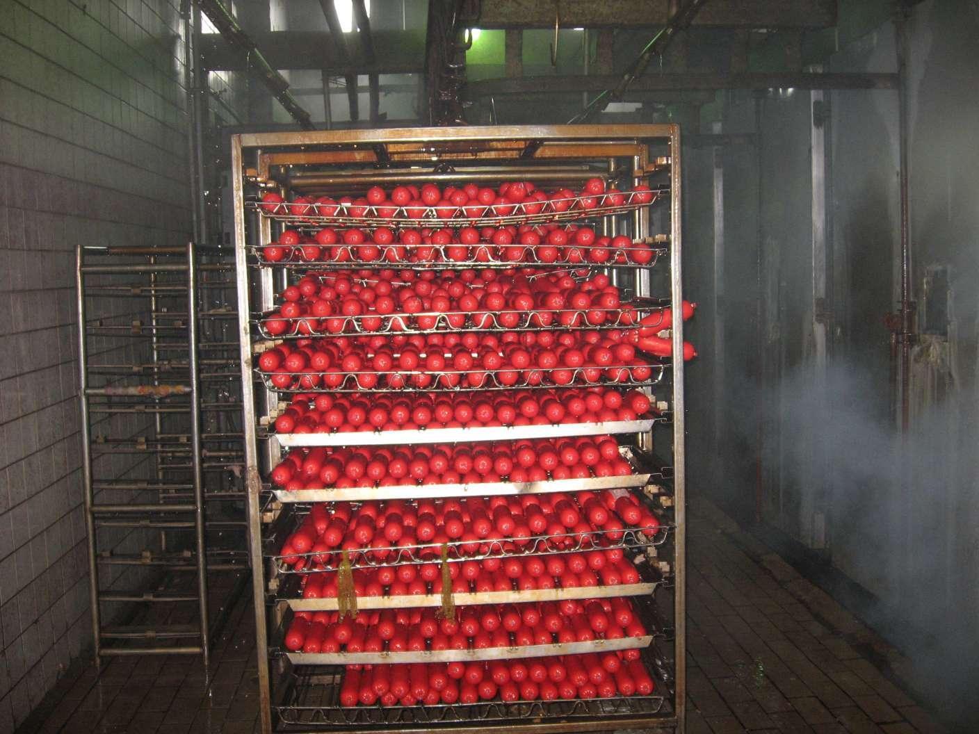 🏩🚚Друзья, вам интересно как производят колбасу? Краткий рассказ в этой статье.👌👇👔👨‍👩‍👦‍👦