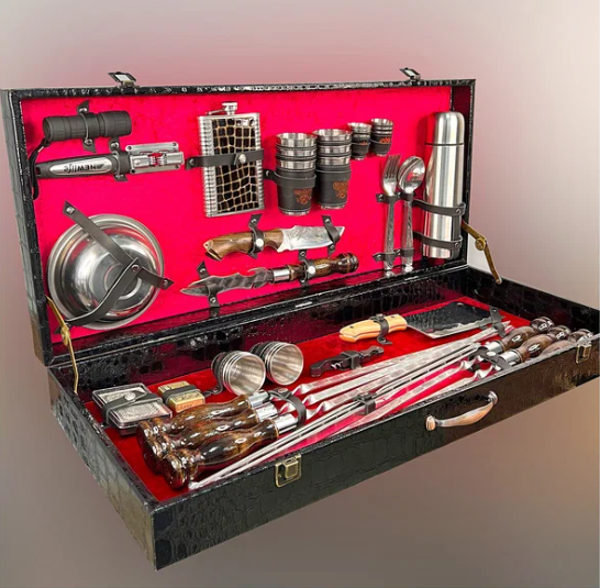 "Наслаждение природой и напитками: Большой набор для шашлыка № 10 с Кизлярским ножом - идеальное снаряжение для пикника