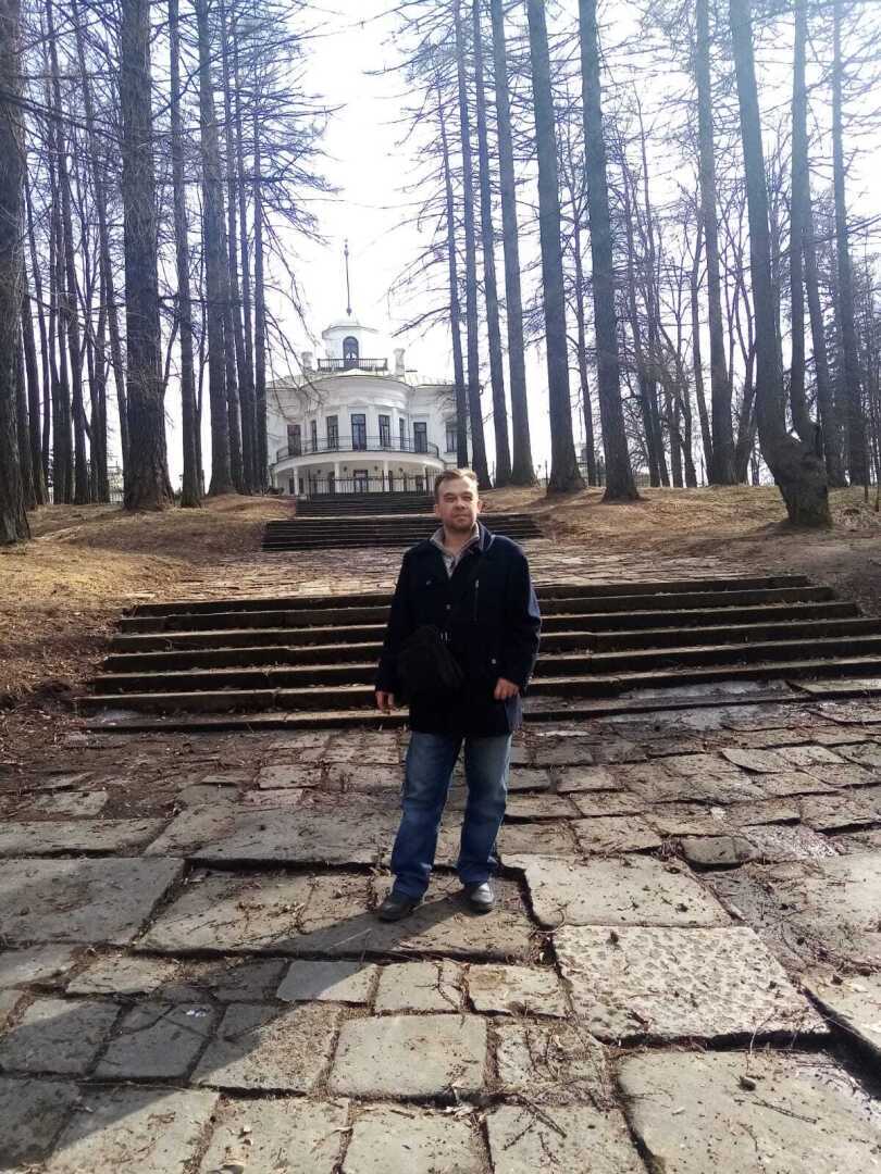 Ранняя весна в парке. Барский пруд, родник и пробудившаяся лягушка. Прекрасное место для отдыха!