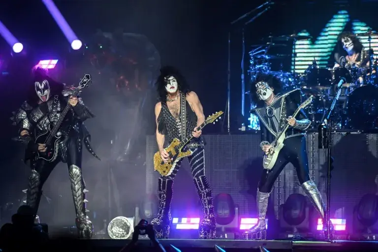 Шведская компания Pophouse Entertainment приобрела музыкальный каталог группы Kiss