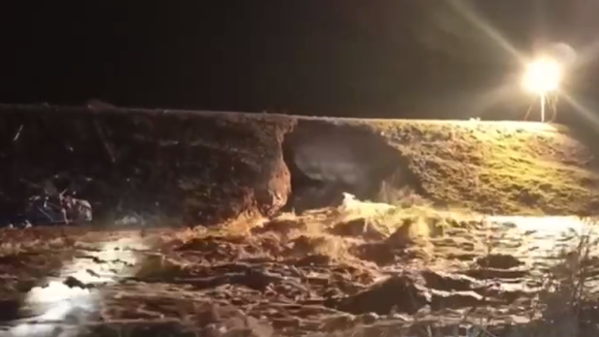 Прорыв дамбы в Орске , Оренбургская область