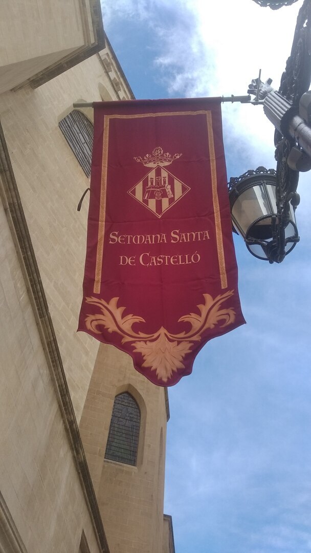 Празднование Страстной Недели в Испании, в городе Кастельон де Ла Плана: Страстная Пятница и Пасхальное Воскресенье