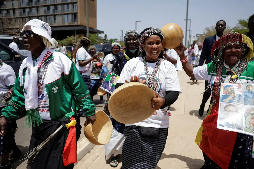 Самый молодой президент Африки вступает в должность, обещая «системные перемены»