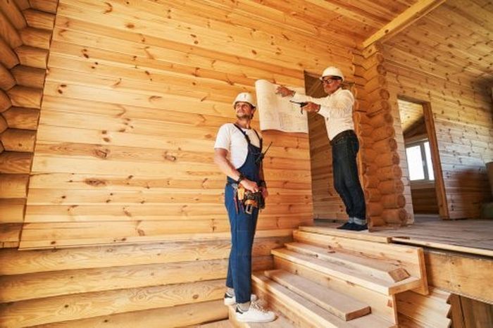 В какое время рекомендуется строить деревянный дом