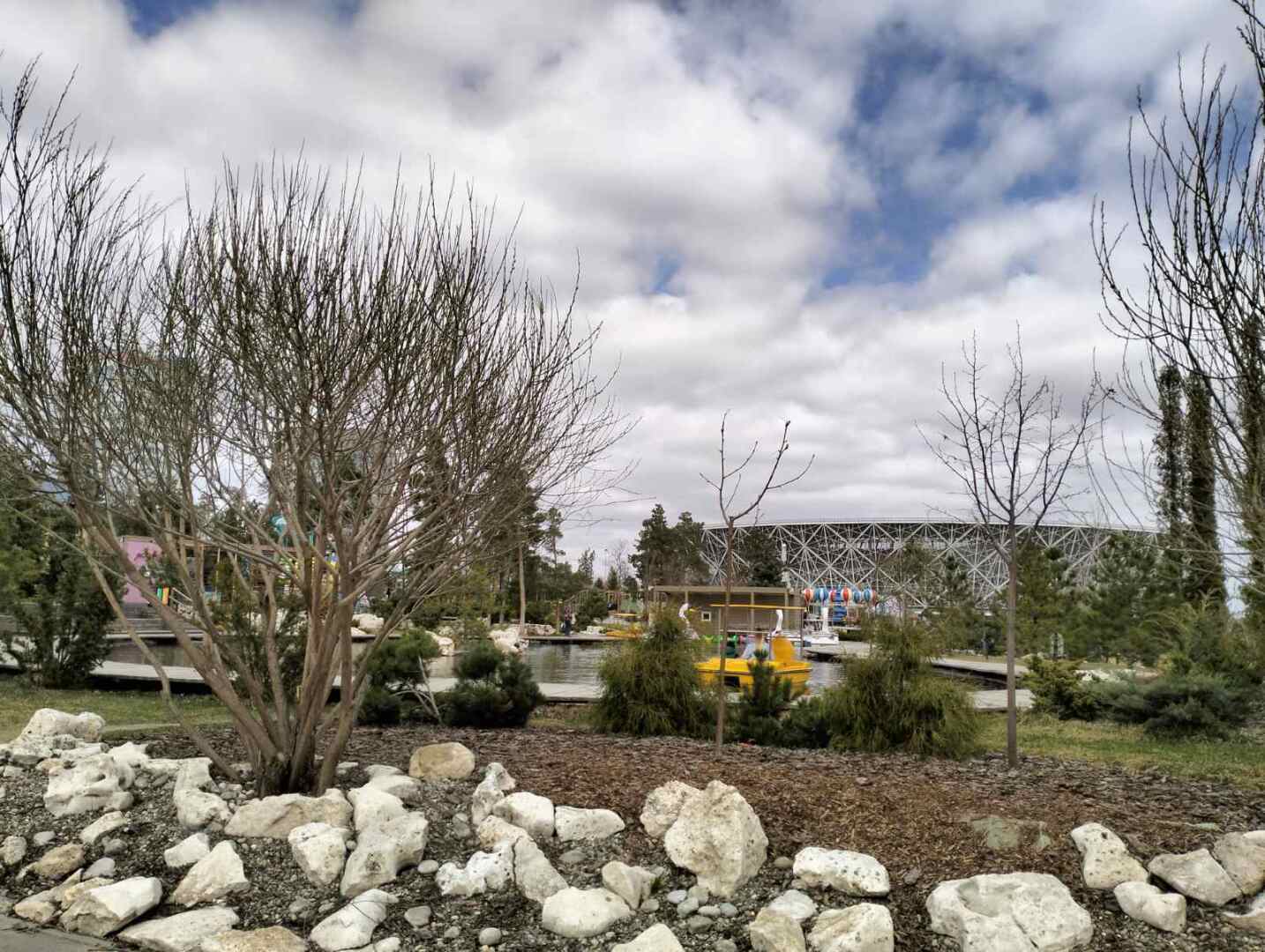 Была уверена, что в парк надо ходить не раньше начала цветения растений