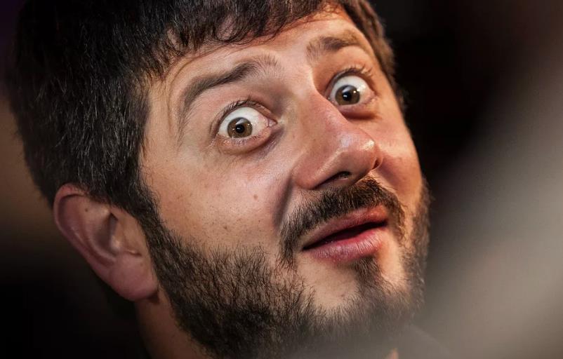 Почему на одном и том же месте ремонтируют асфальт!?