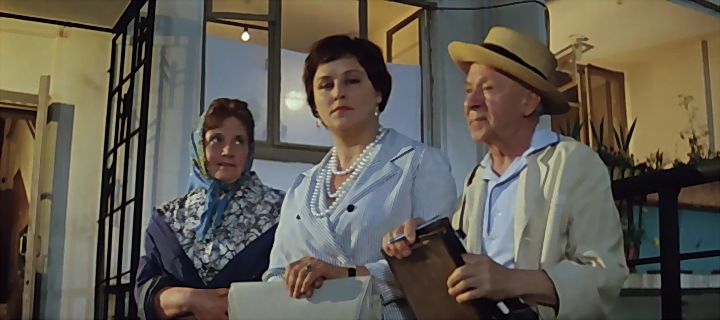 Великолепная Нонна Мордюкова в «Бриллиантовой руке». Наверное она главная. Красавицы из «Бриллиантовой руки».