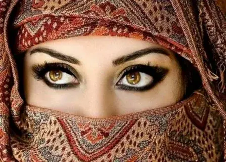 Женщины арабского Востока стараются надеть на себя все свои драгоценности. При этом они больше всего опасаются не воров, а собственного мужа, вернее,