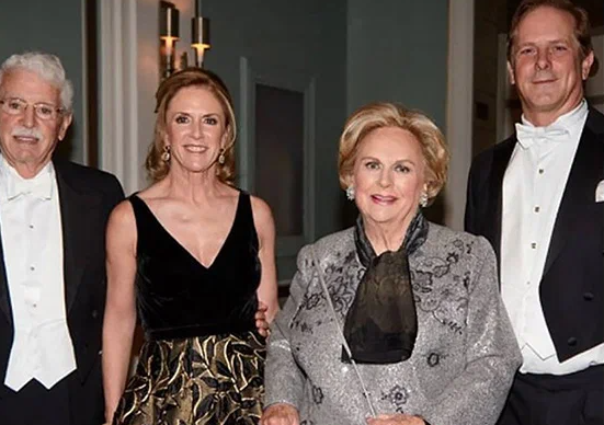 Три самые богатые семьи в мире имеют больше активов, чем сорок восемь беднейших стран