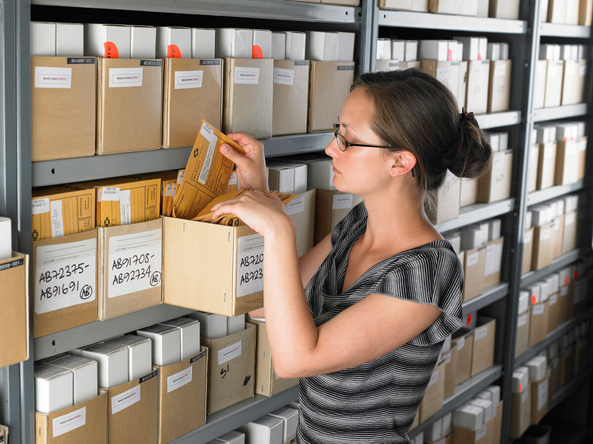 Каков срок хранения документов о трудовой деятельности